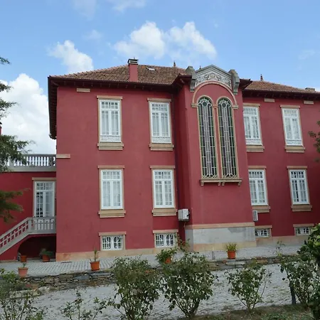 Casa Vermelha Inn *