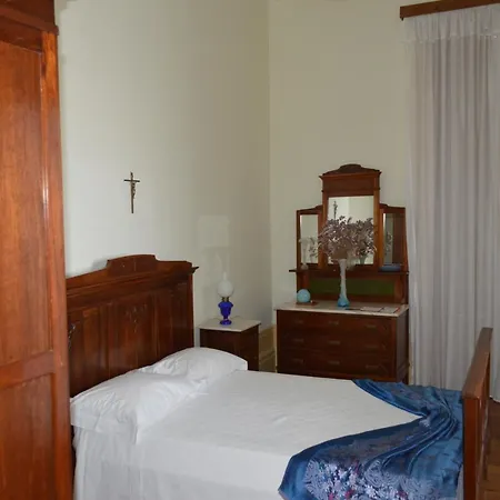 Casa Vermelha Inn *