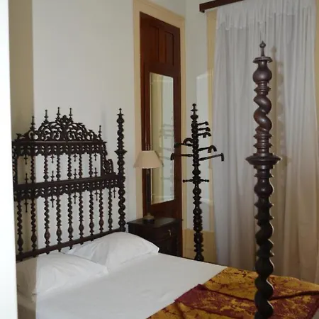 Casa Vermelha Inn *